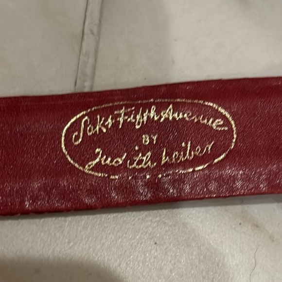 $495 JUDITH LIEBER for SAKS FIFTH AVENUE Red Snakeskin Belt with Gold Hardware - Picture 5 of 5